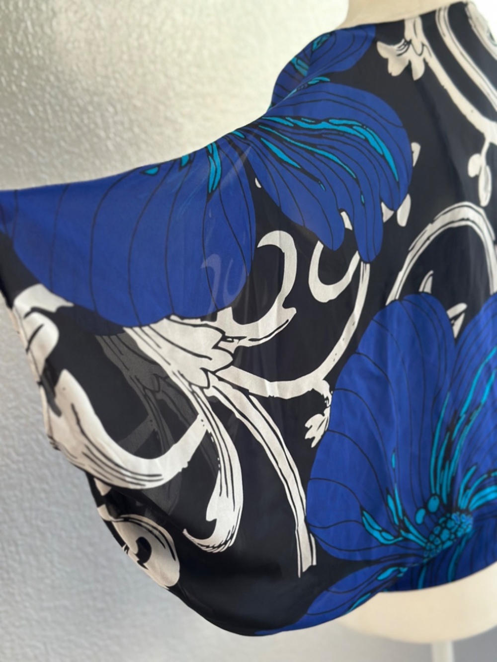 Alfani Petite Blue Black Abstract Floral Sheer Overlay Blouse Bell Sleeve Top - Picture 6 of 7